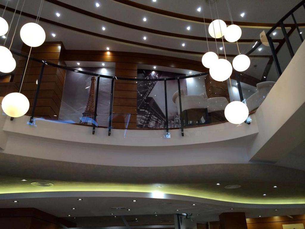 Hotel Cruiser Ulcinj Buitenkant foto