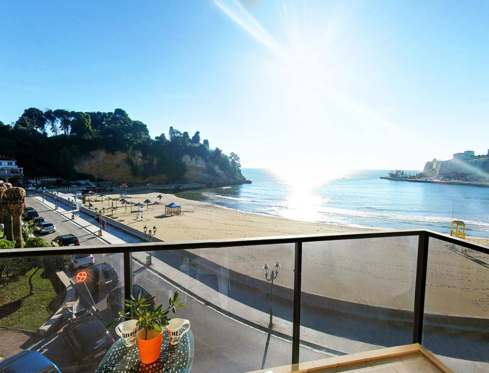 Hotel Cruiser Ulcinj Buitenkant foto
