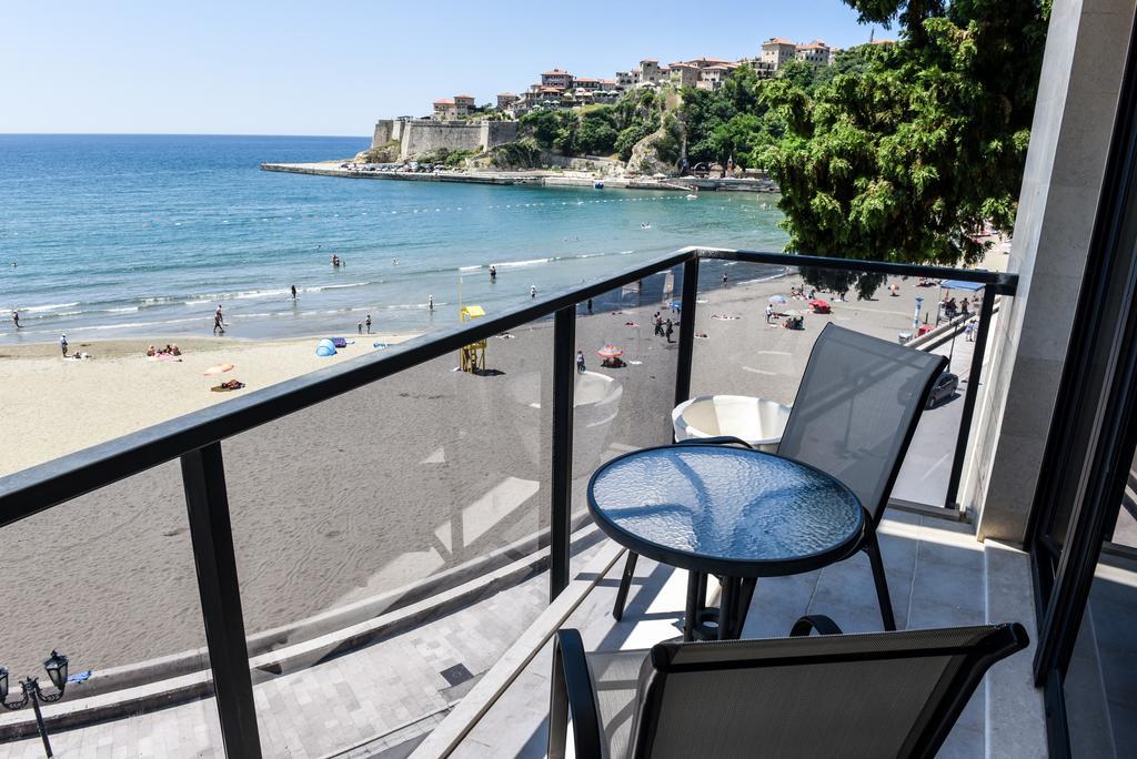 Hotel Cruiser Ulcinj Buitenkant foto