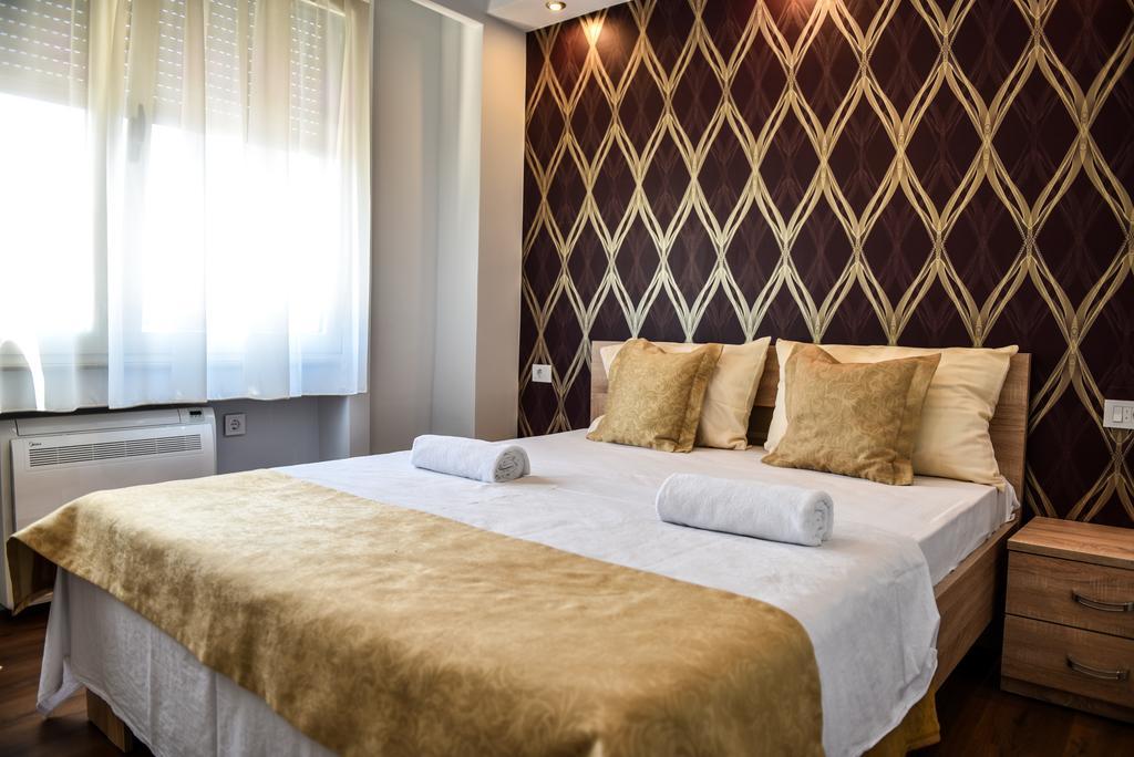 Hotel Cruiser Ulcinj Buitenkant foto