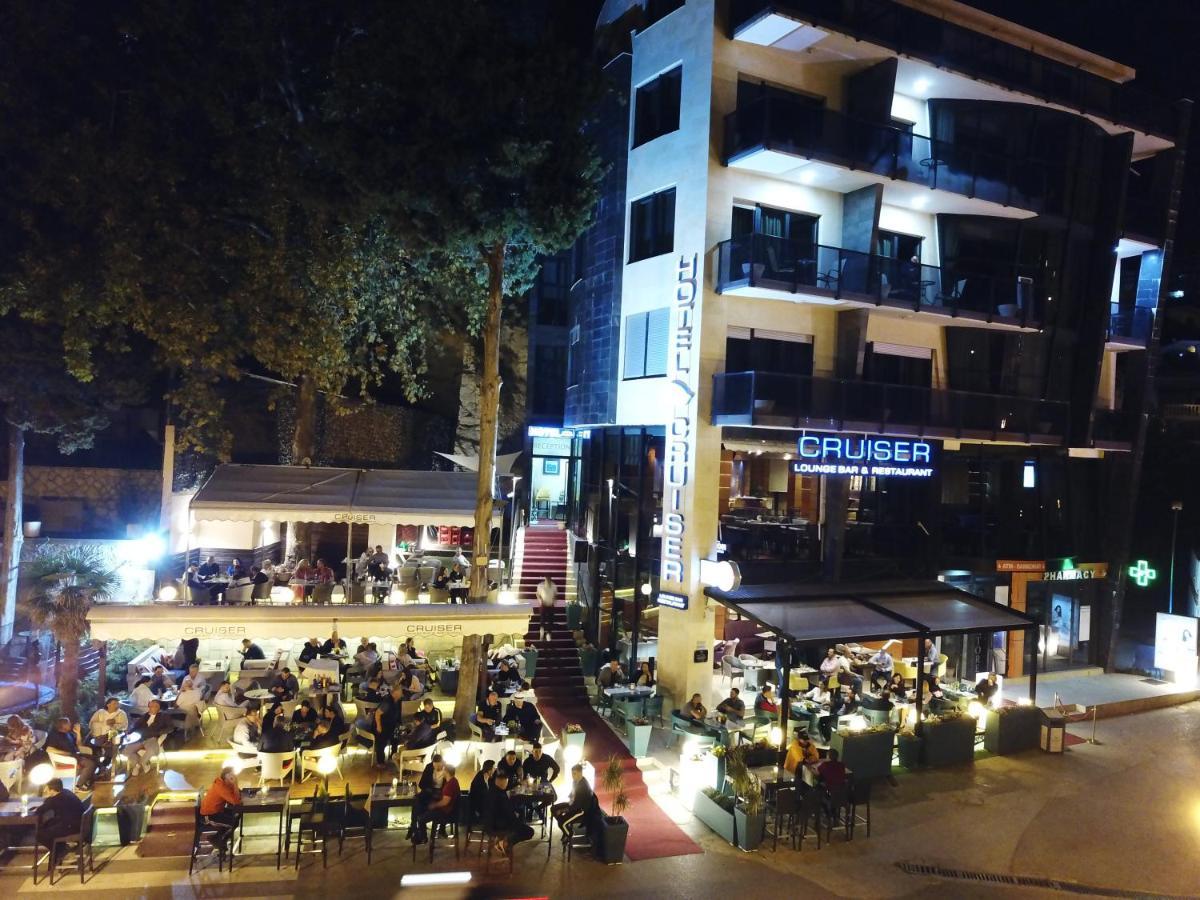 Hotel Cruiser Ulcinj Buitenkant foto