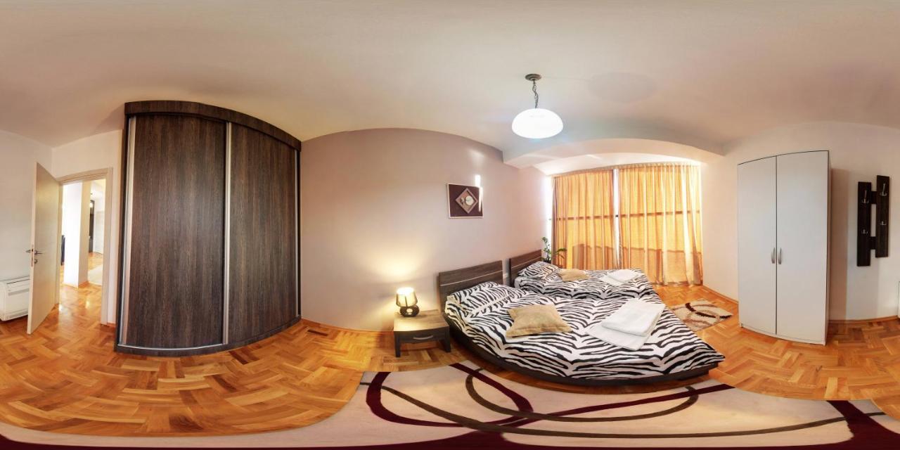 Hotel Cruiser Ulcinj Buitenkant foto